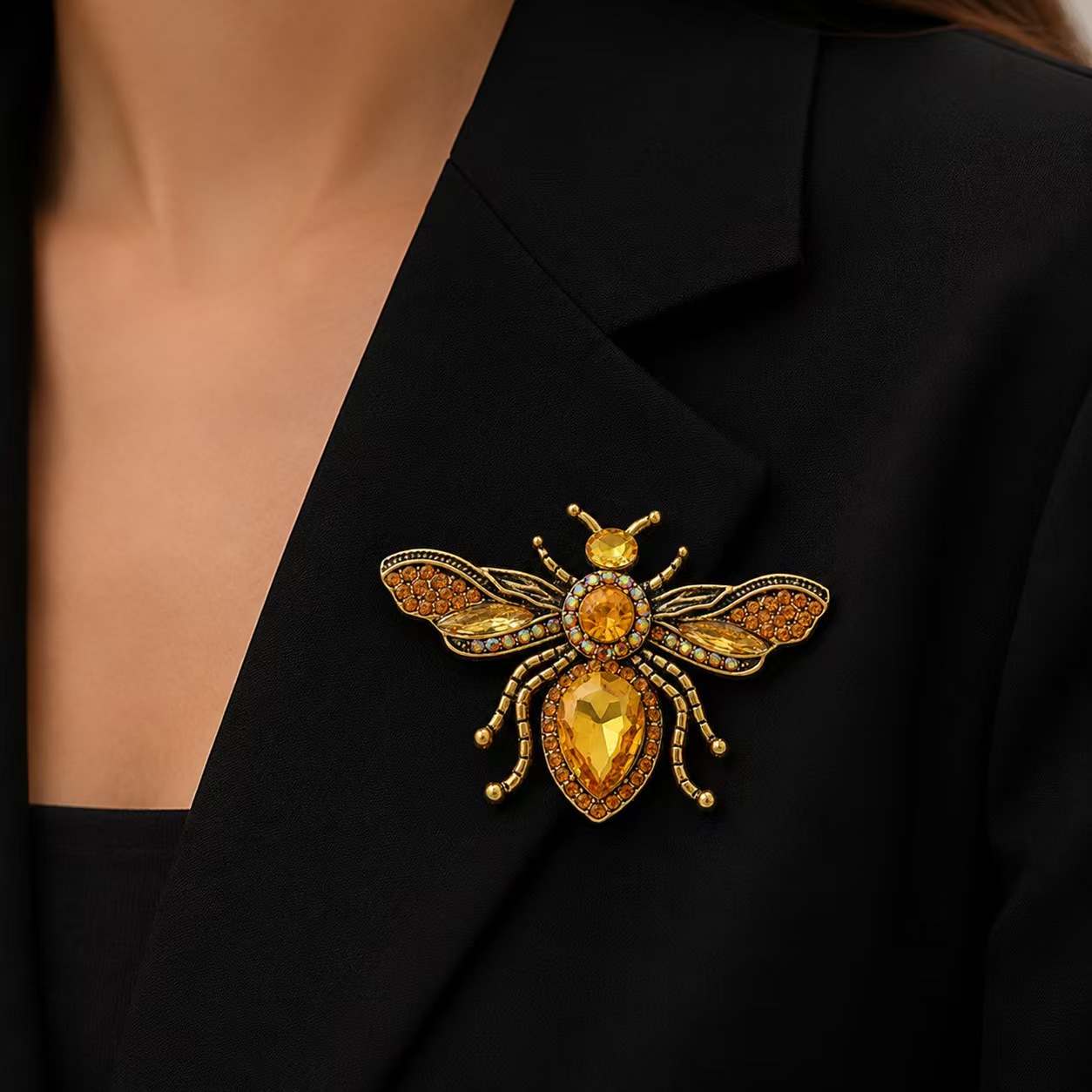 Body Jewelry Websites - Spilla a forma di ape retrò