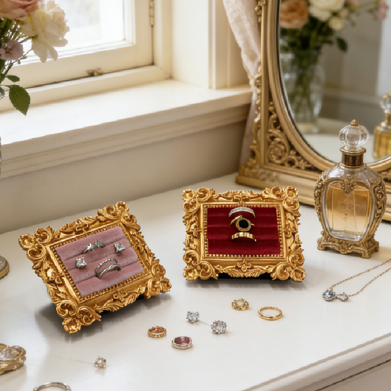 Espositore Vintage per Anelli  - Body Jewelry Websites recensione e prezzo