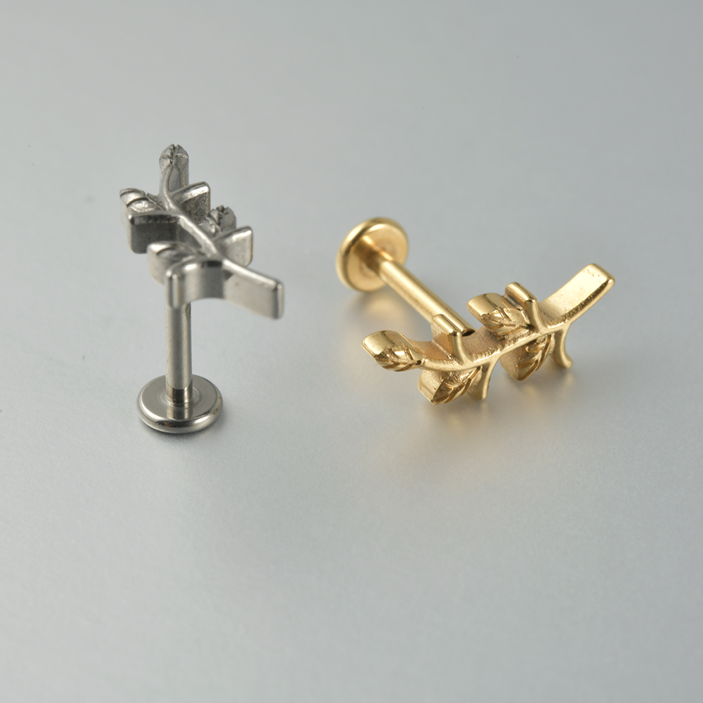 1PC Zircone Opale G23 Titanio  - Cluster Stud Ear recensione e prezzo