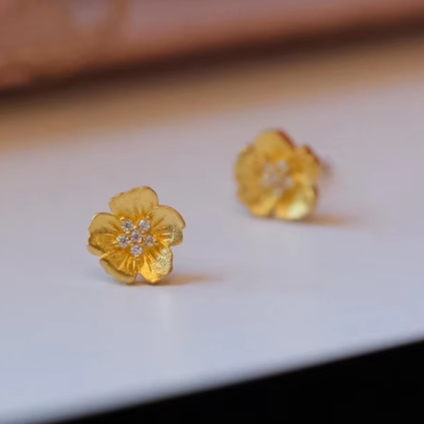 Orecchini a Perno Retrò con Fi - Cluster Stud Ear recensione e prezzo