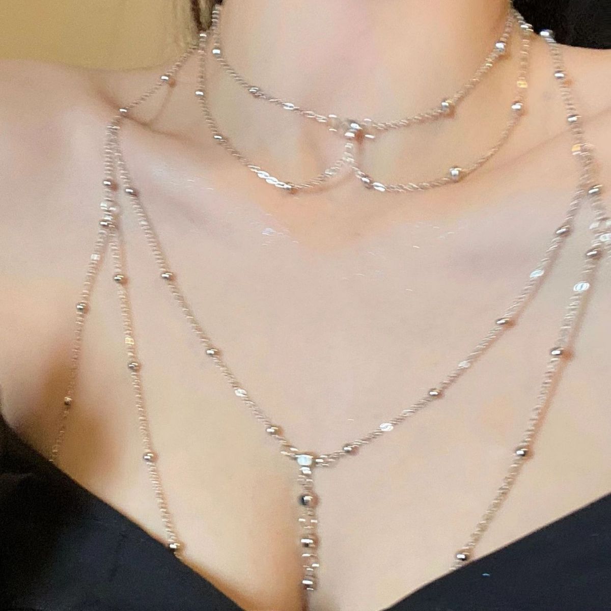 Gioielli con catena sul petto, - Body Jewelry High End recensione e prezzo