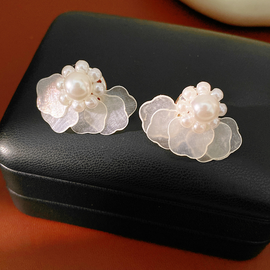 Orecchini a perno a strati a f - Cluster Stud Ear recensione e prezzo