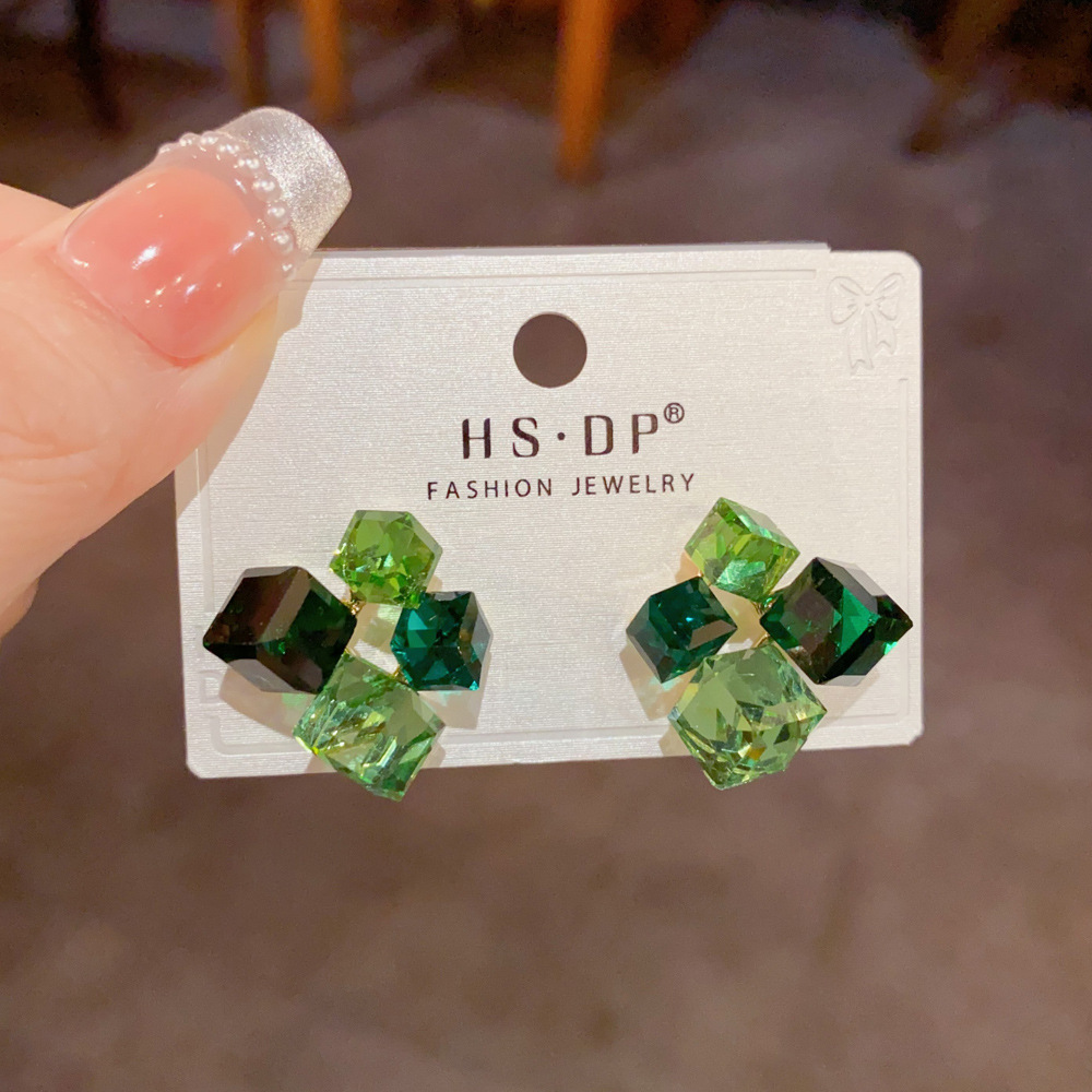 Orecchini a Perno Geometrici V - Cluster Stud Ear recensione e prezzo